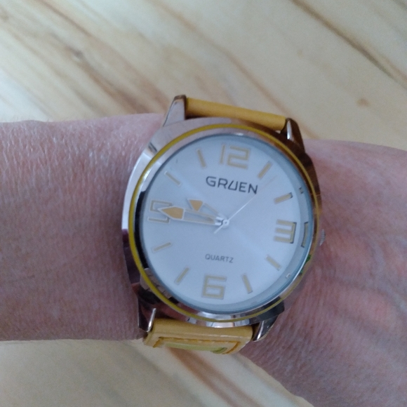 Gruen Large Face Watch - Picture 5 of 7